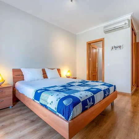 Cozy 2 Bdr Flat In W/ Pool By Lovelystay *